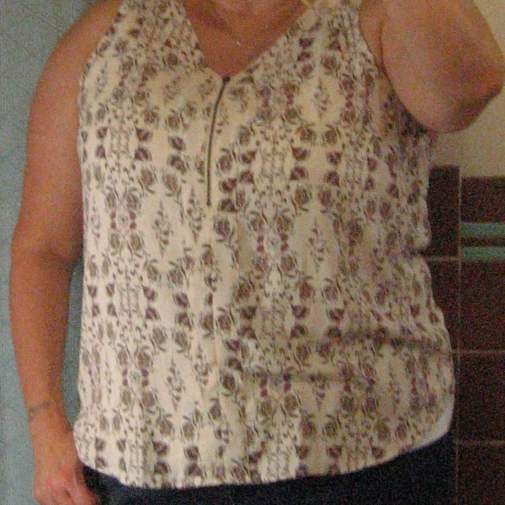 Shell Top - Picture 2 of 4